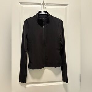 NWT H&M SoftMove Athletic Workout Black Zip-Up Jacket Size M